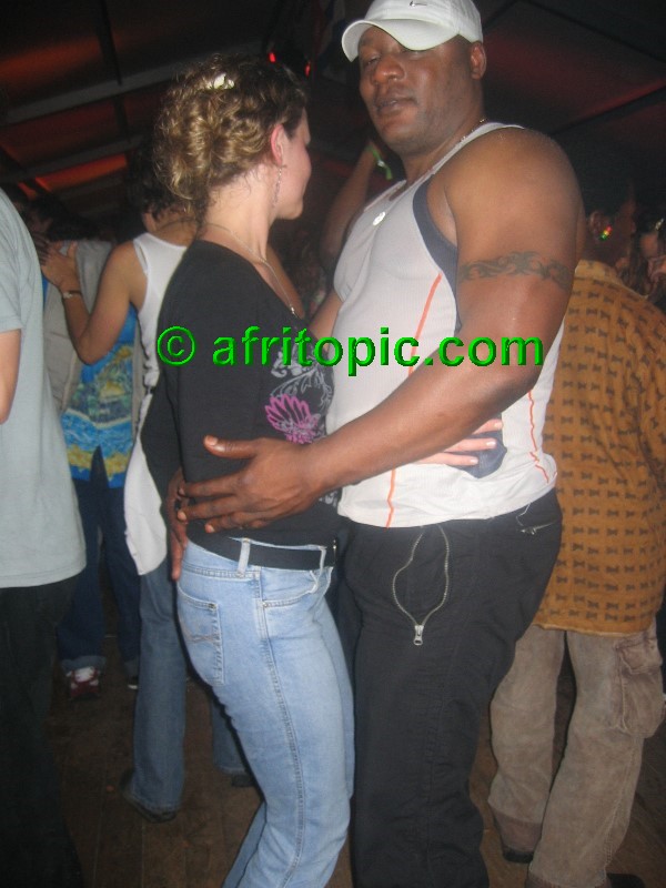 ../Images/afw2006d 250.jpg